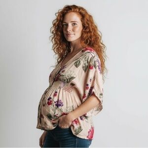 Motherhood Women’s Cream Maternity Floral Peasant Blouse. Size S. SKU 017